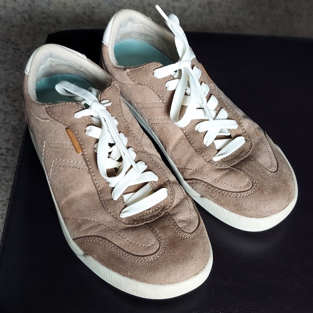 Dr Scholls Women Be True Sneaker Taupe 6 Comfy